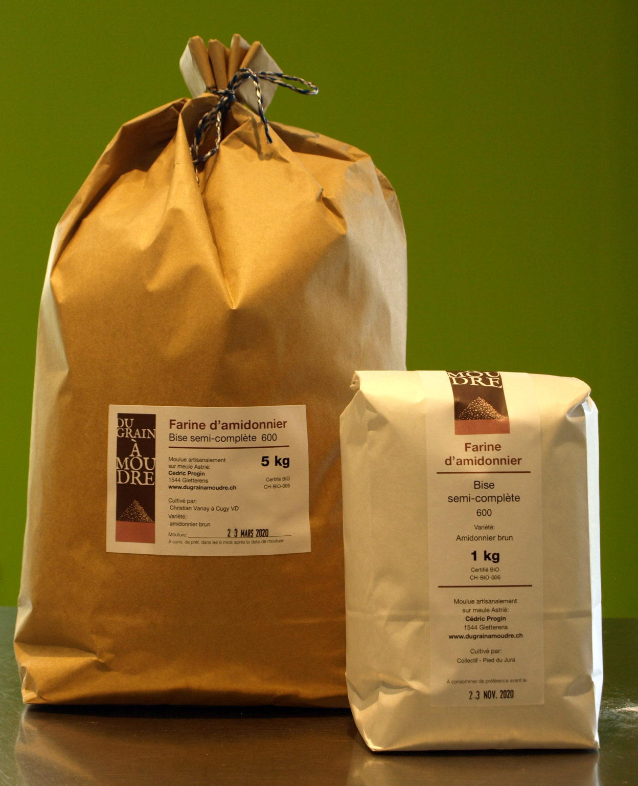 farine-d-amidonnier-bio-semi-compl-te-du-grain-moudre